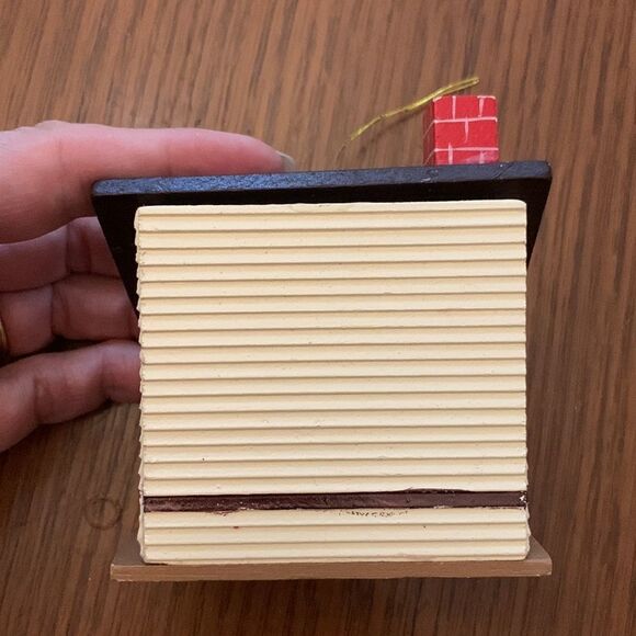 Large vintage wooden house or cabin Christmas tree ornament - Picture 5 of 8